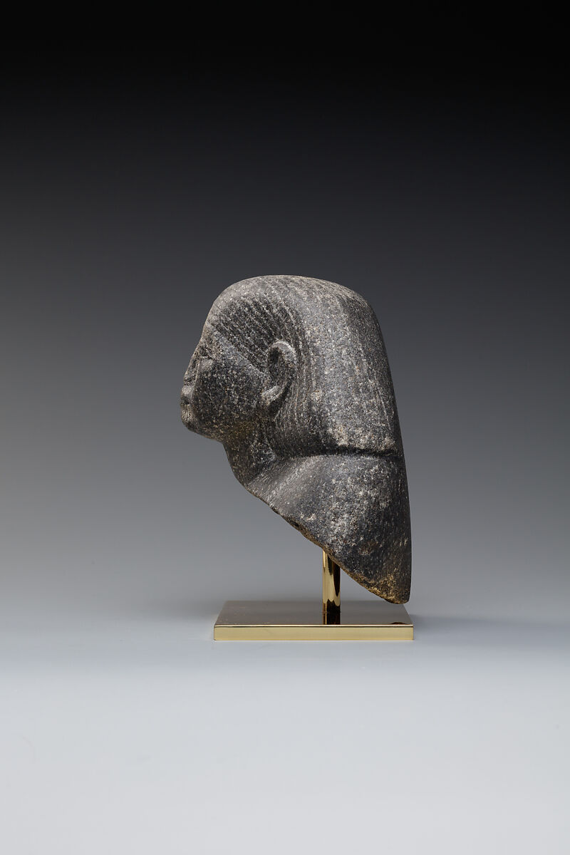 Head and shoulders of a male statue, Granodiorite