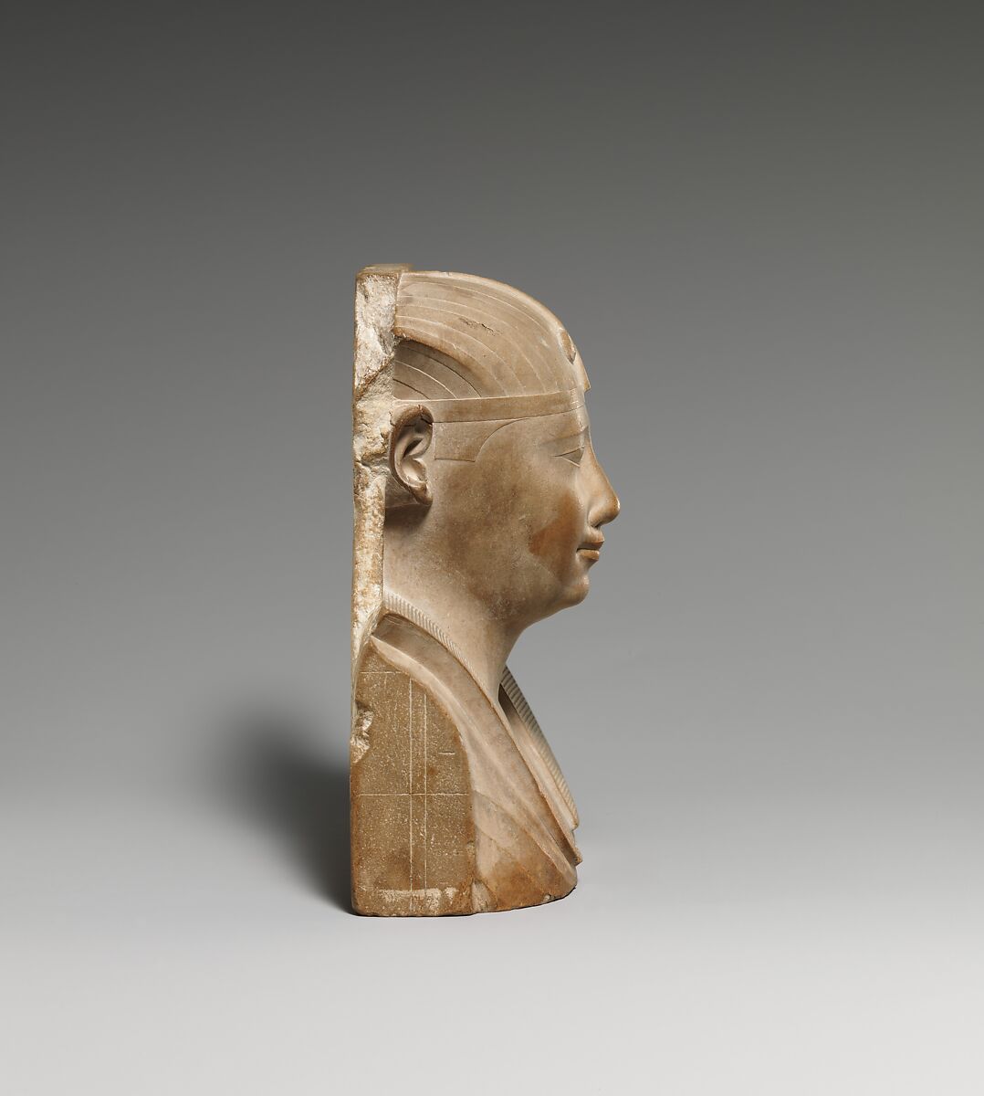 Royal bust with atypical snake, Alabaster (gypsum)