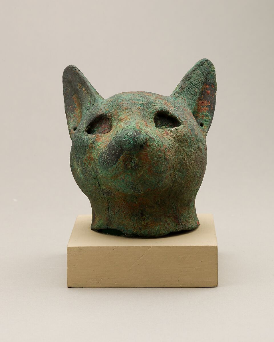 Head of a cat, Cupreous metal 