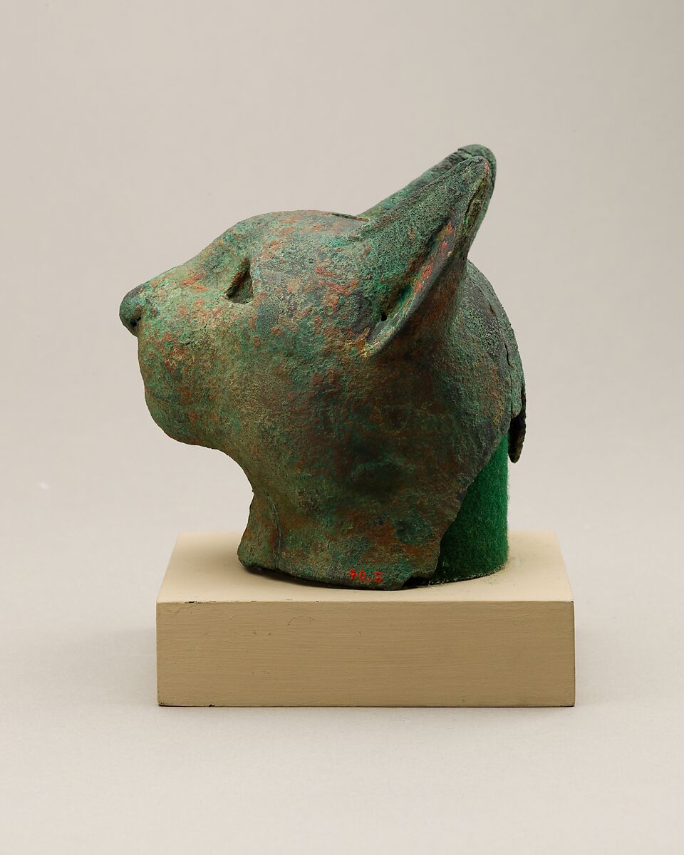 Head of a cat, Cupreous metal