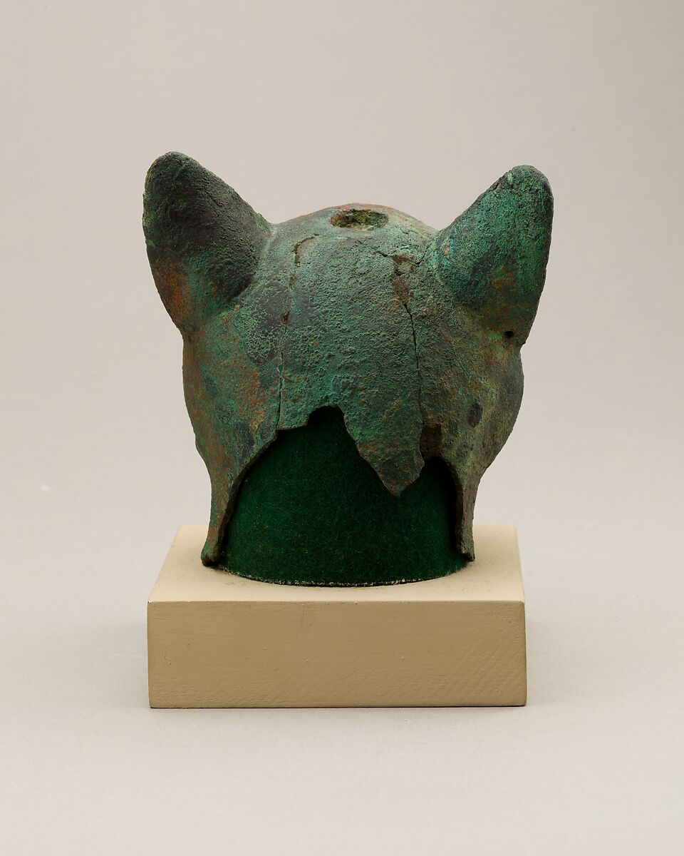 Head of a cat, Cupreous metal