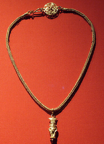 Woven chain wtih medallion clasp | Roman Period | The Metropolitan