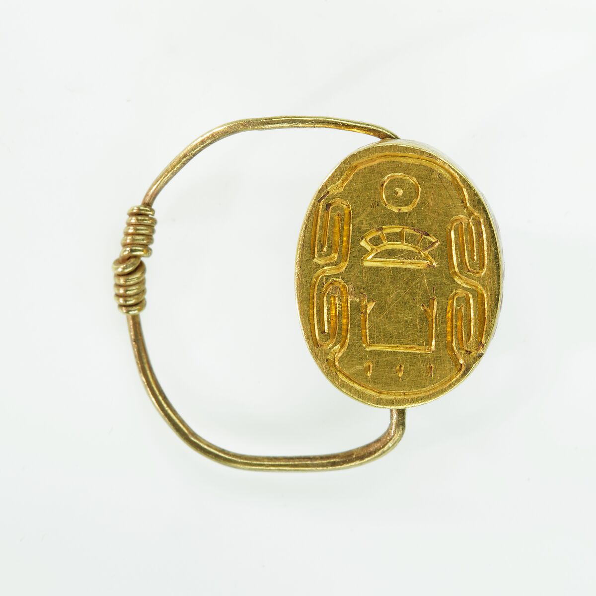 Scarab Finger Ring of Senwosret III, Amethyst, gold