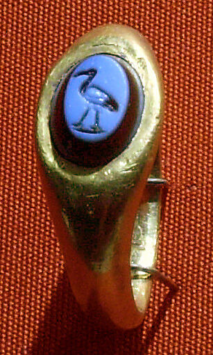 Ring with a nicolo intaglio of an ibis, gold, nicolo 