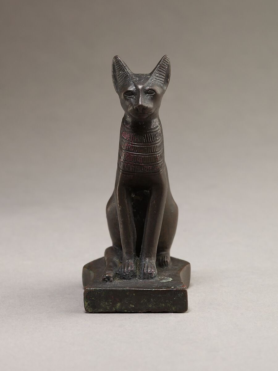 Statuette of a cat, Cupreous metal 