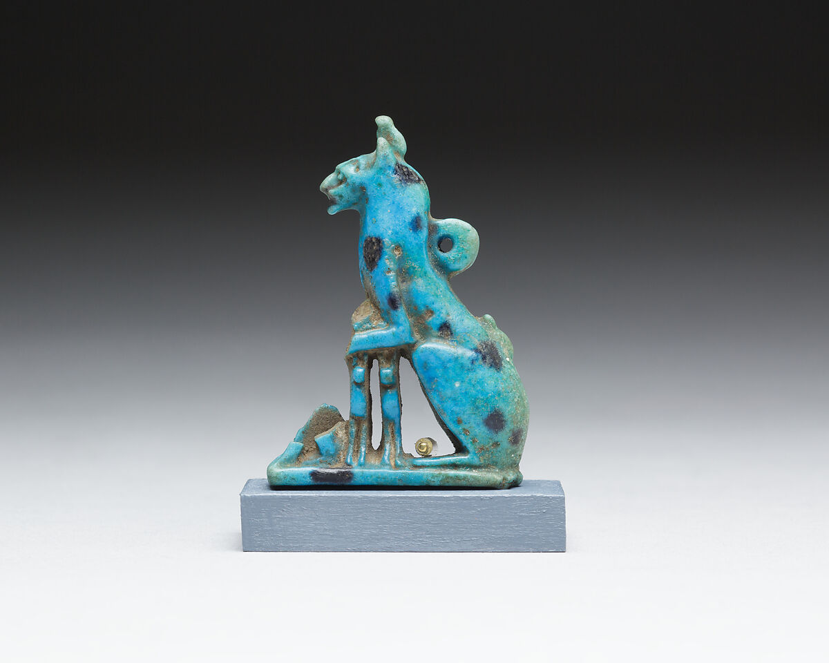 Cat with kittens amulet, Faience