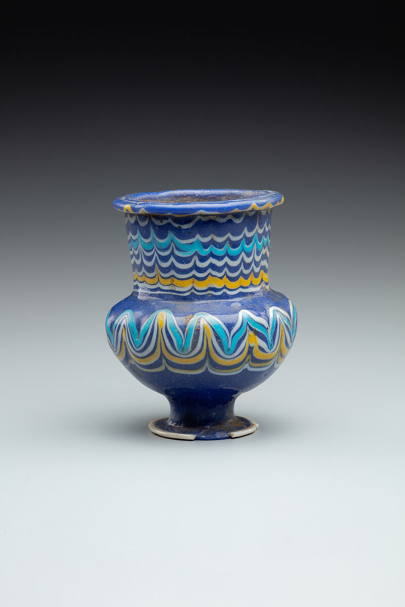 Glass krateriskos (unguent jar), Glass