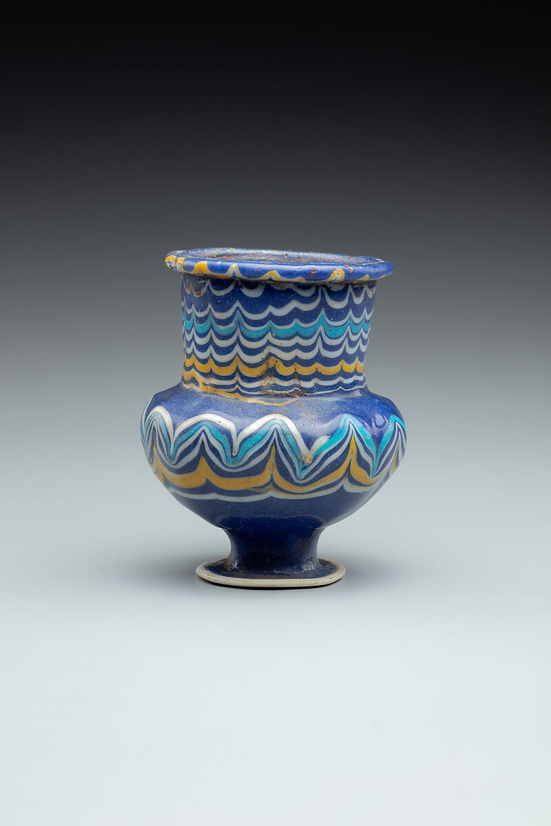 Glass krateriskos (unguent jar), Glass