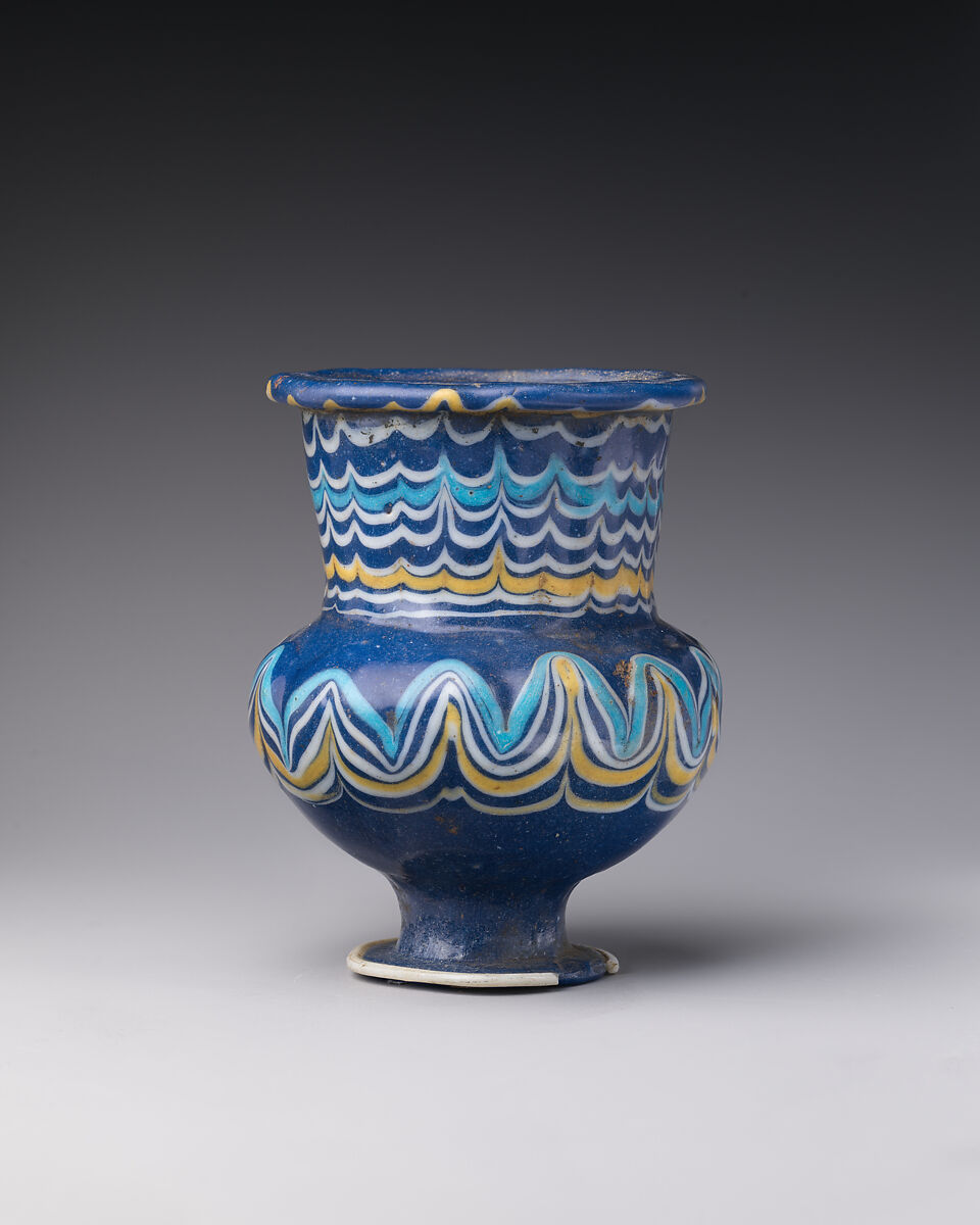 Glass krateriskos (unguent jar), Glass