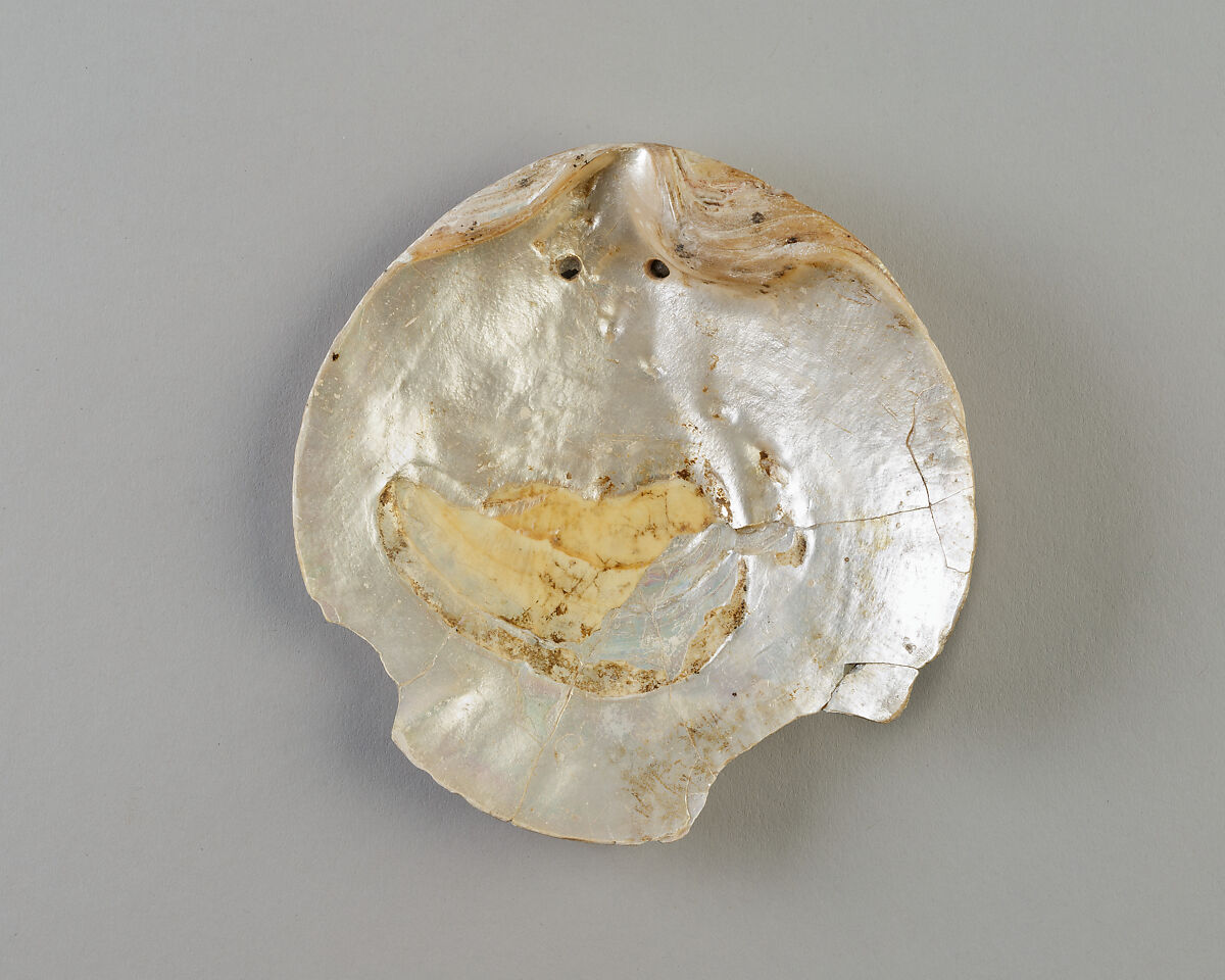 Shell Inscribed with the Cartouche of Senwosret I, Shell (Marine), nacre