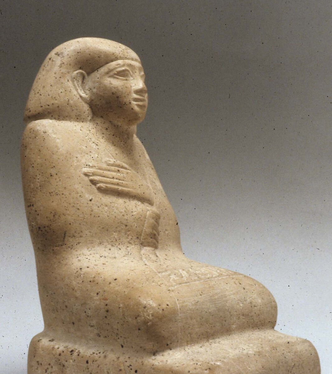 Male squatting figure of Wekhaher (wh' Hr ?), Limestone