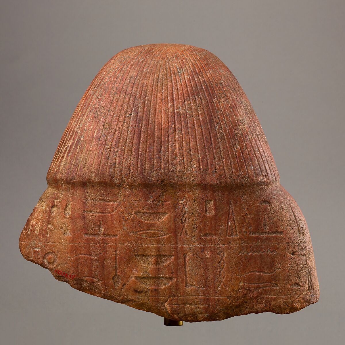 Statue of Ankhemtenenet, Red quartzite