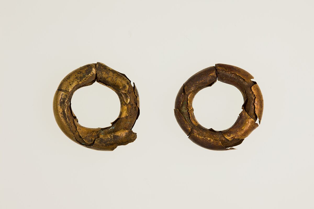Pair of Earrings (with 16.10.313), Bronze or copper alloy, gold foil 