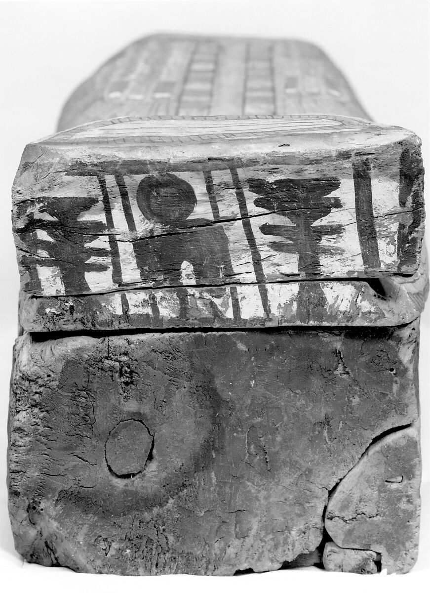 Rishi coffin, Sycomore wood, stucco, paint