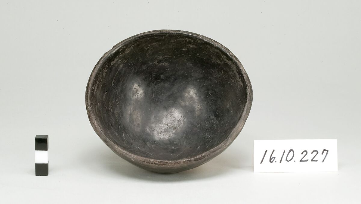 Kerma ware bowl, Pottery