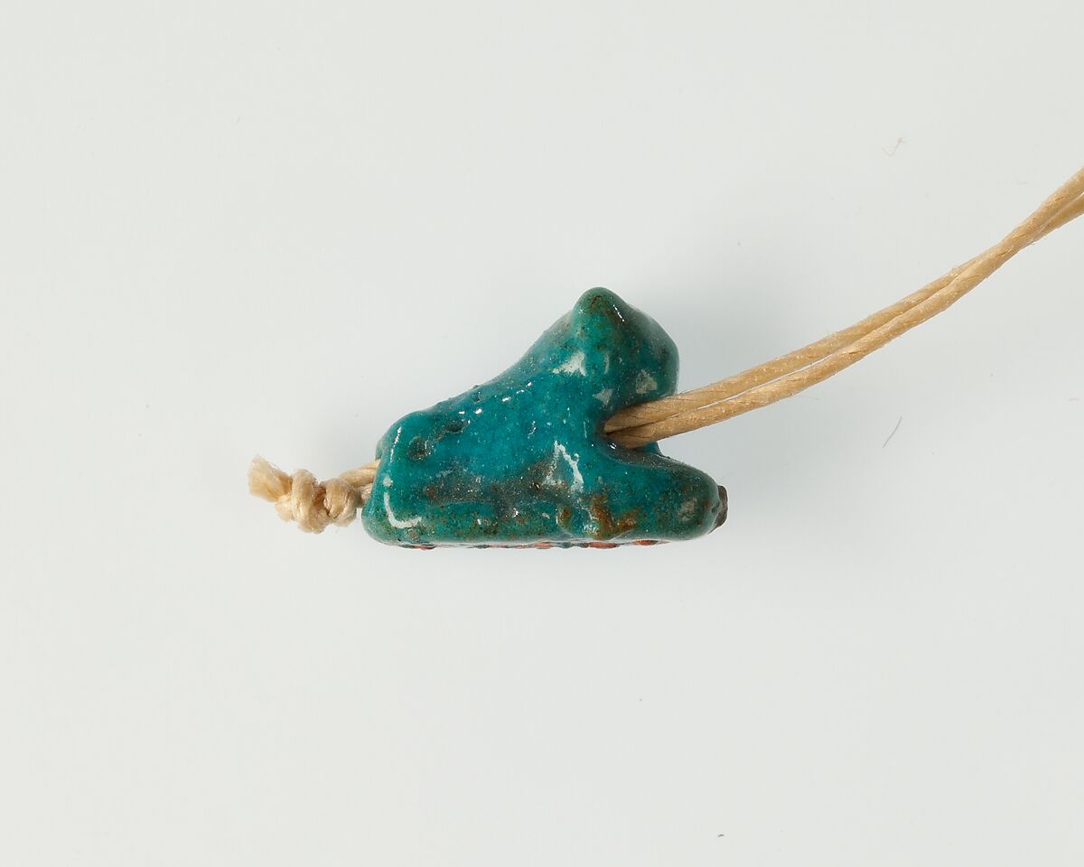 Lion amulet, Faience 