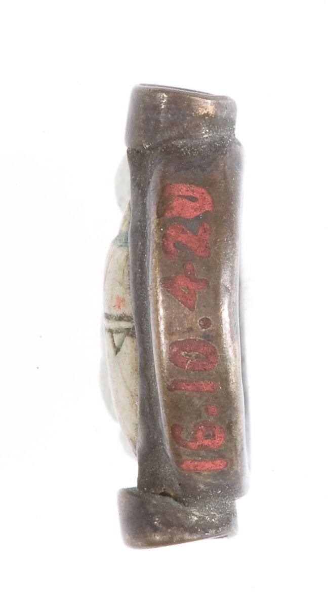 Scarab Mounted in a Ring Bezel, Glazed steatite, electrum