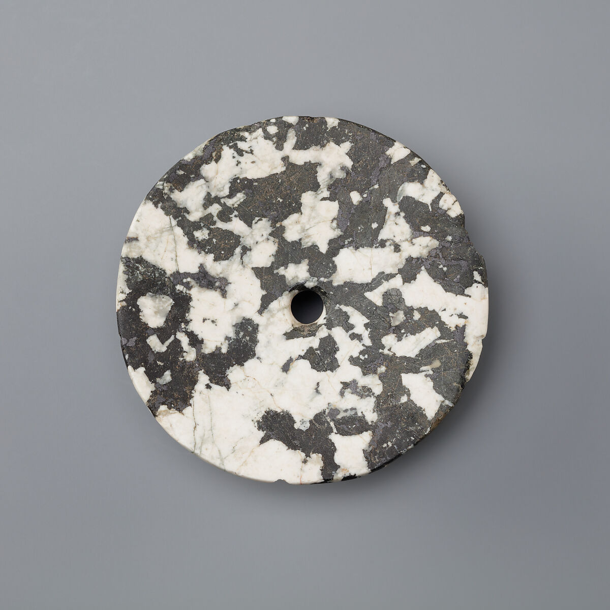 Disc-shaped macehead, Hornblende diorite