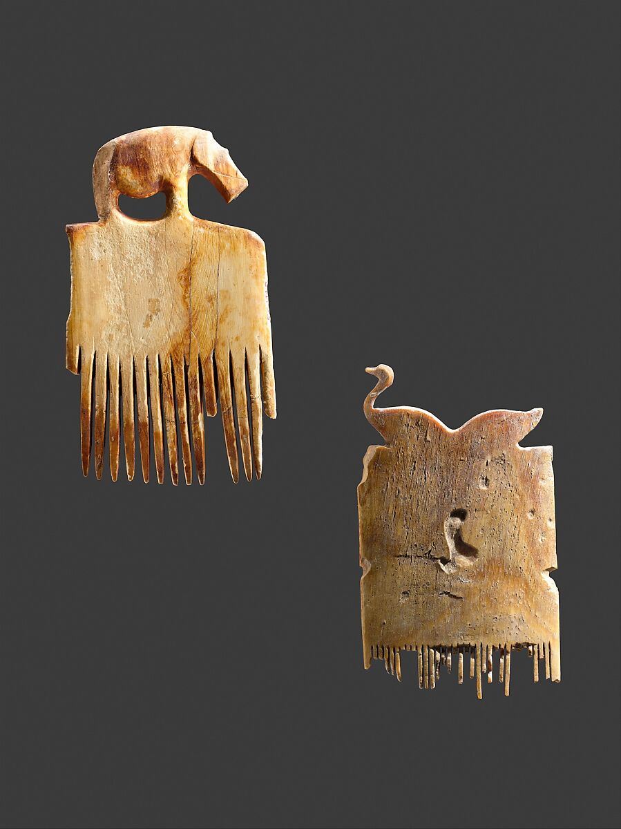 Comb with a pair of ducks, Horn