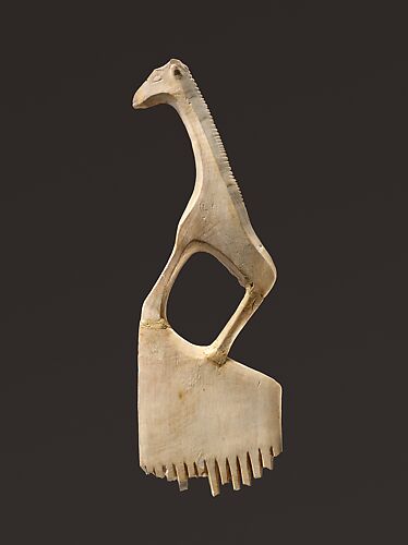 Comb with a giraffe