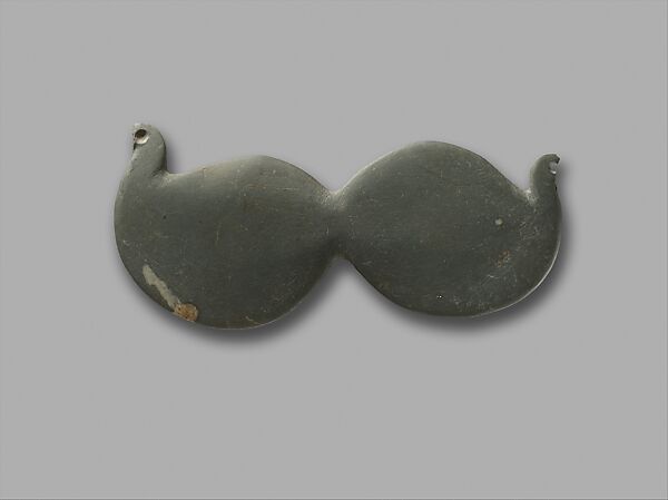 Palette with two birds attached at their tails