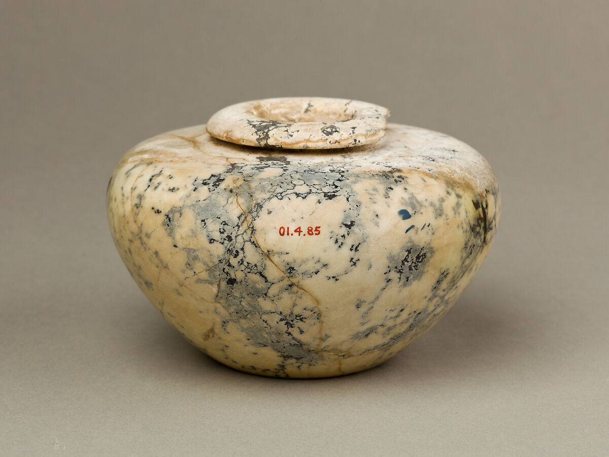 Squat jar, Magnesite