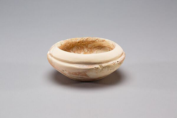 Small rimmed bowl