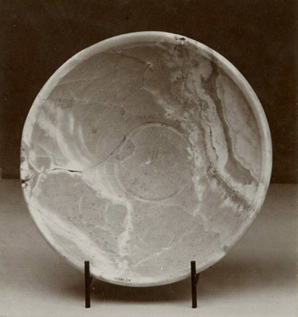 Shallow bowl, Travertine (Egyptian alabaster) 