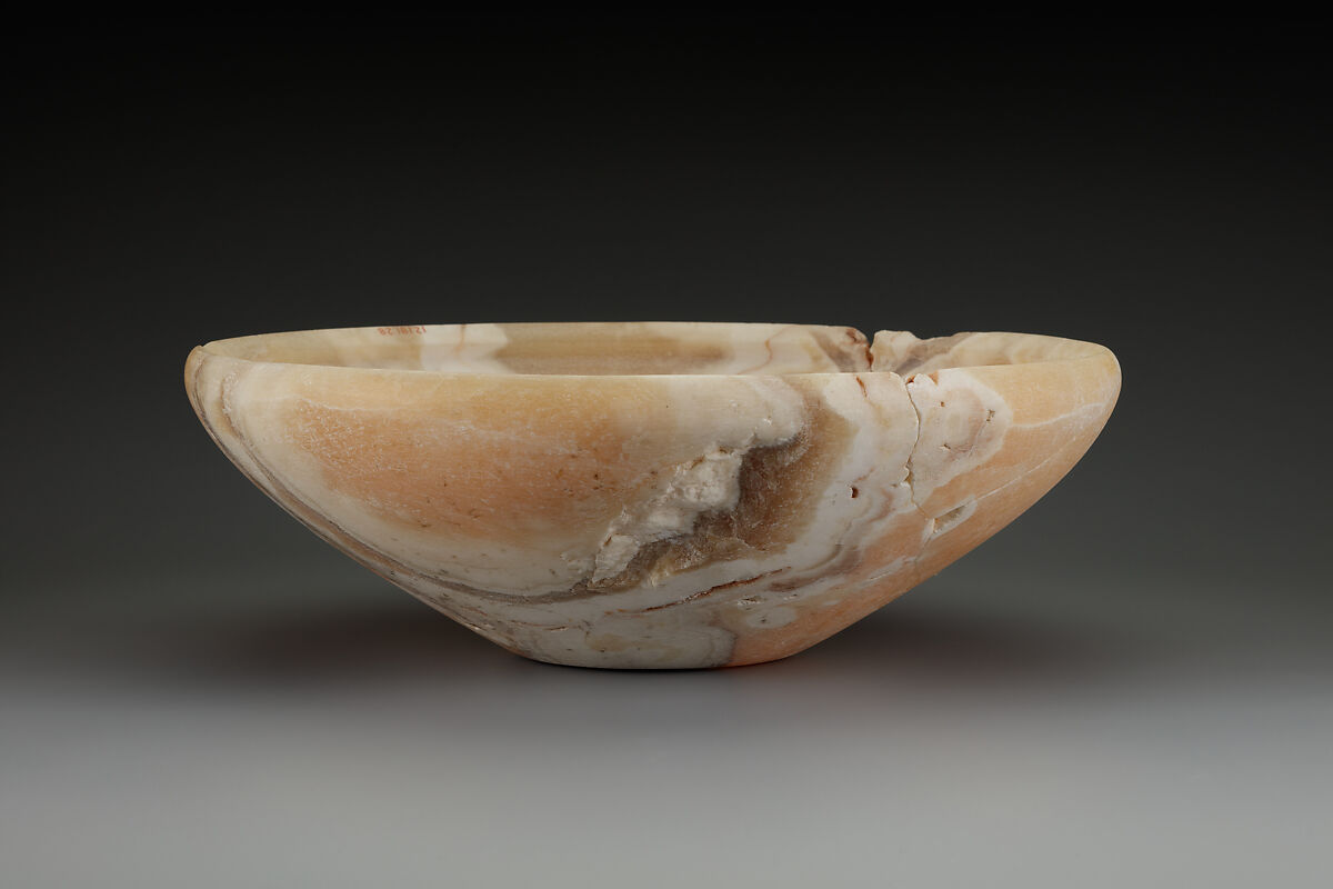Shallow bowl, Travertine (Egyptian alabaster)