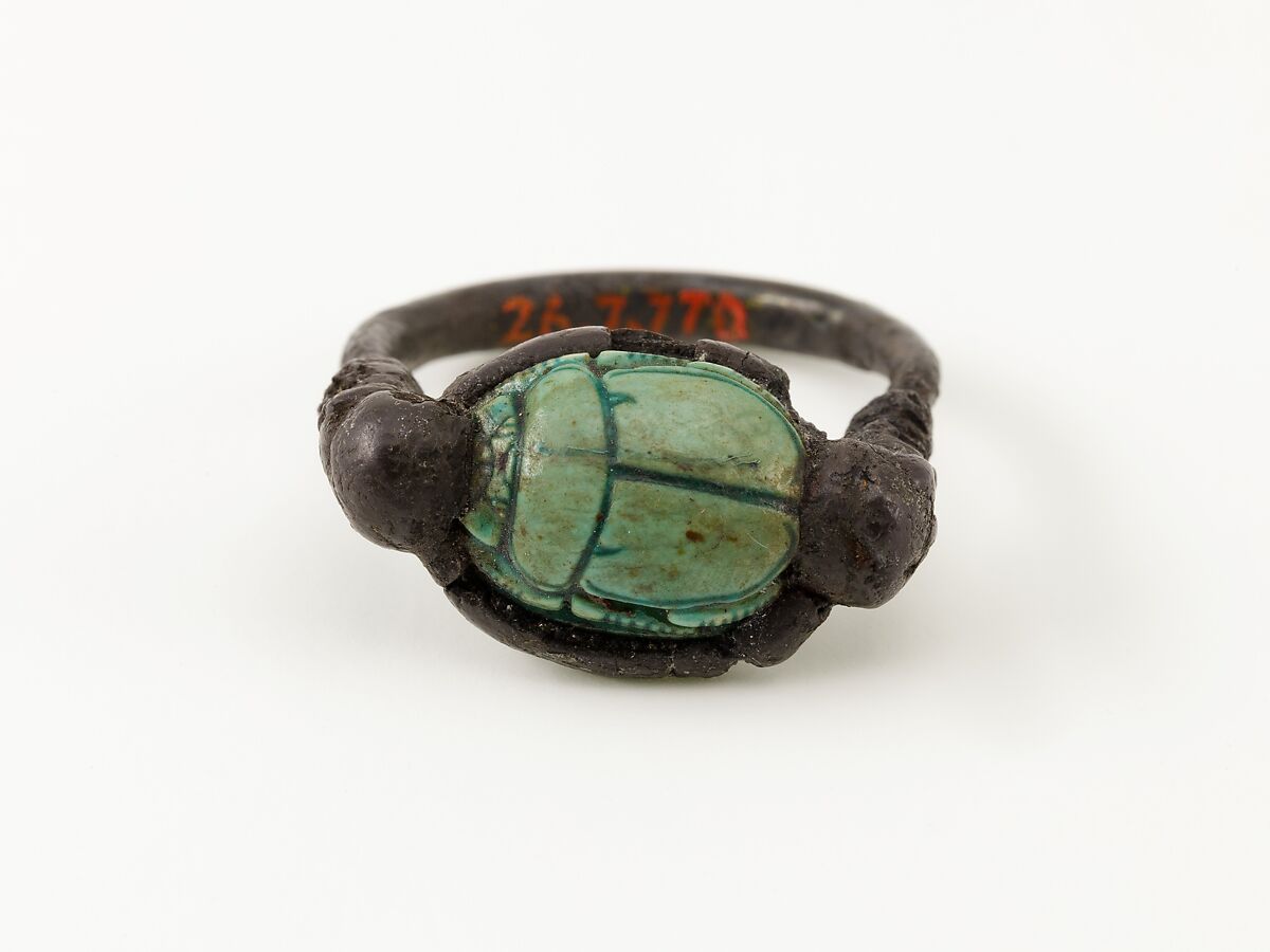 Scarab Finger Ring Inscribed "God's Wife Hatshepsut", Steatite (glazed), silver