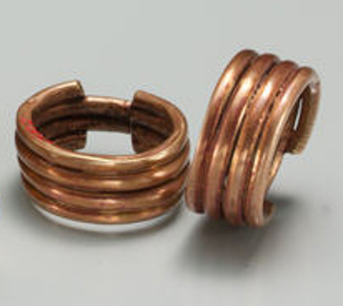 Ribbed Penannular Earring, Gold 