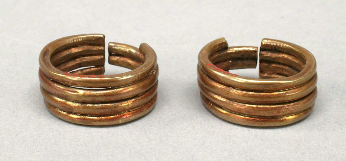 Ribbed Penannular Earring, Gold