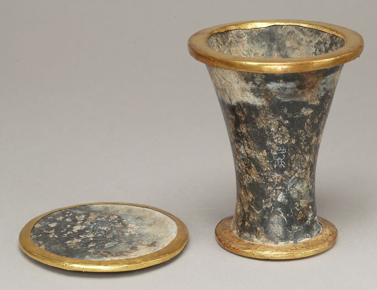 Ointment jar and lid naming Thutmose III, Serpentinite, gold leaf 