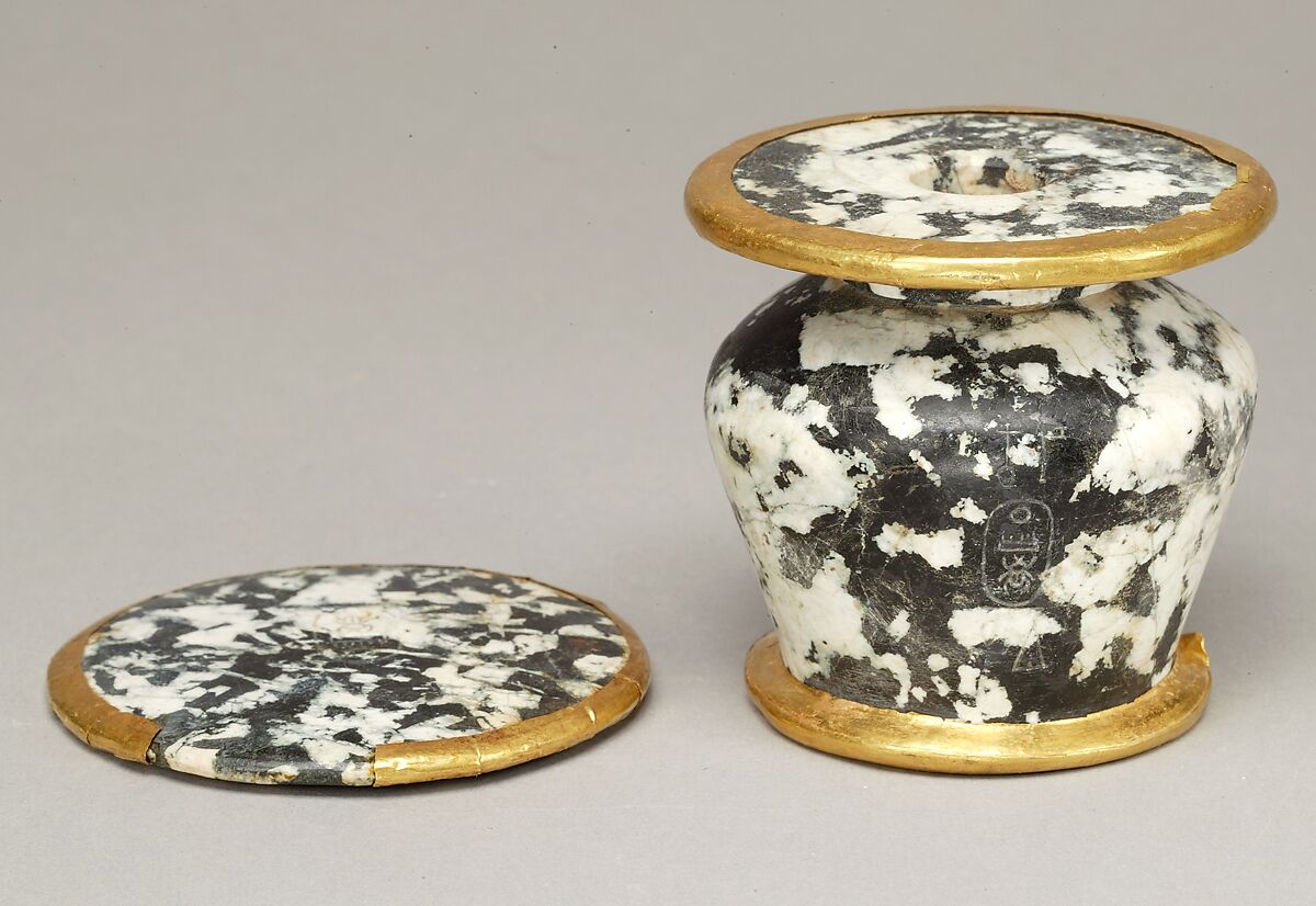 Kohl Jar, Diorite, gold leaf