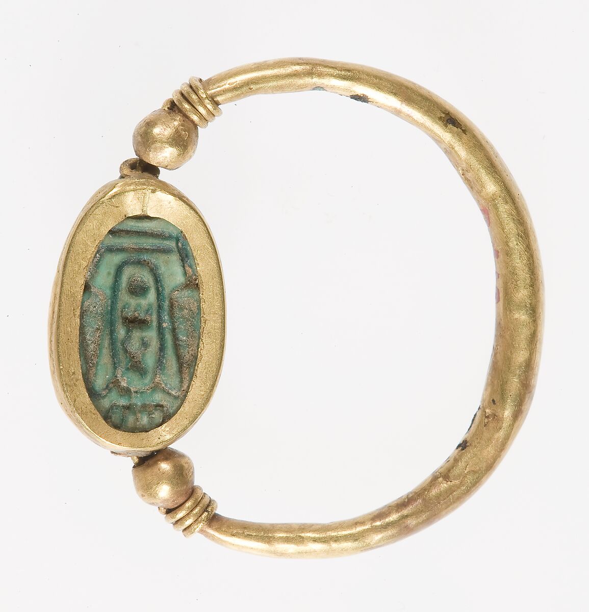 Ring set with a mouse design amulet, Gold, glazed steatite