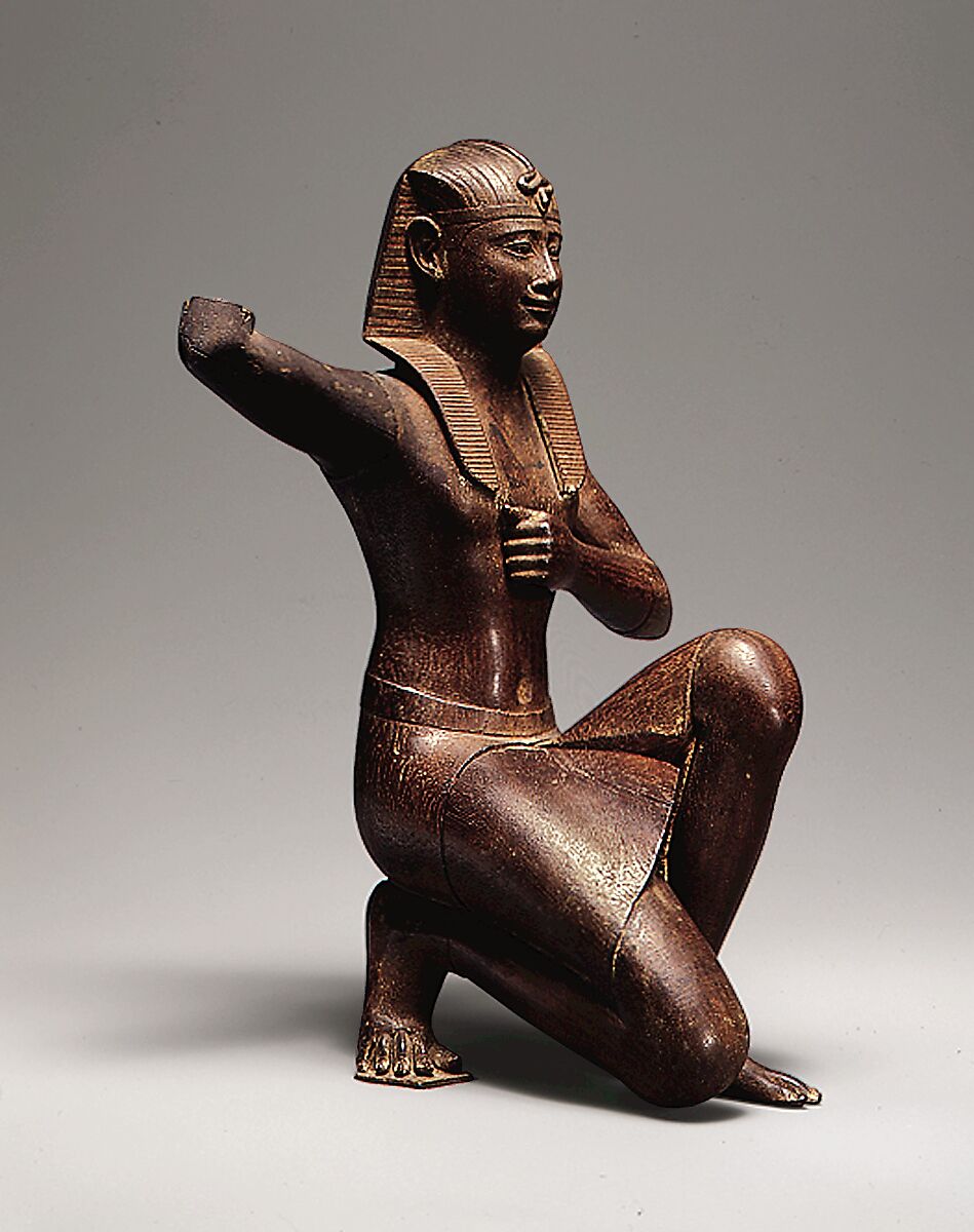 Statuette of an ancestral king, Wood, formerly clad with lead sheet