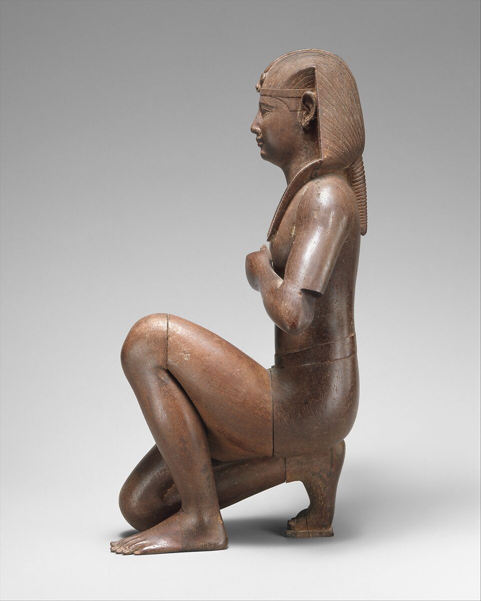 Statuette of an ancestral king, Wood, formerly clad with lead sheet