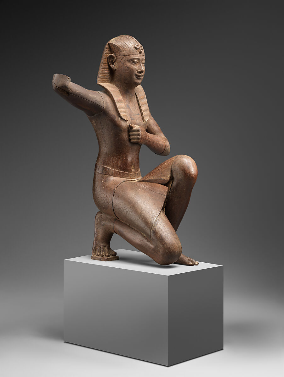 Statuette of an ancestral king, Wood, formerly clad with lead sheet