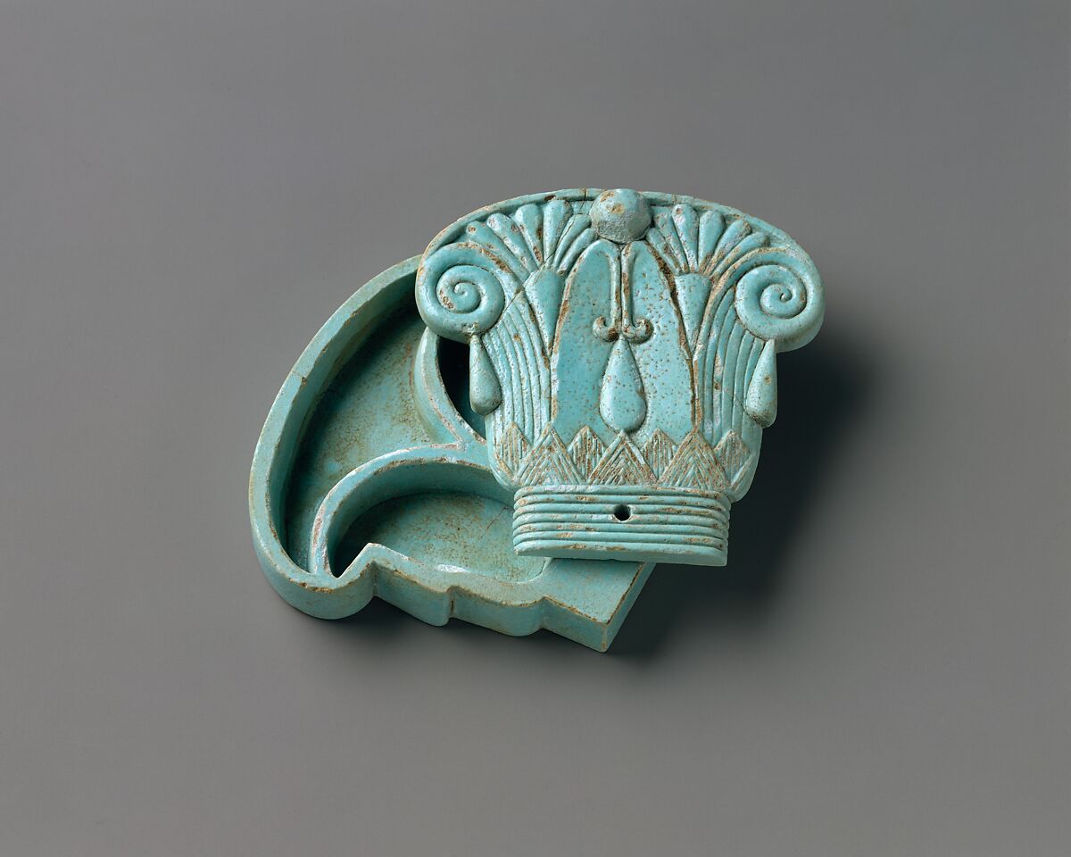 Cosmetic box in the shape of a composite capital, Glassy Faience 