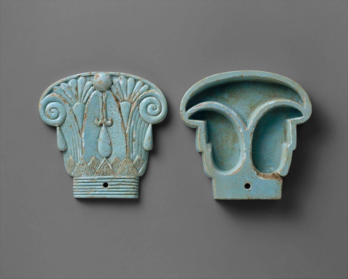Cosmetic box in the shape of a composite capital, Glassy Faience