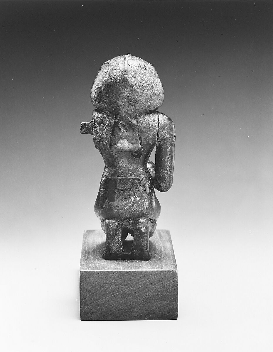 Ritual Statuette of Thutmose III, Black bronze, gold inlay