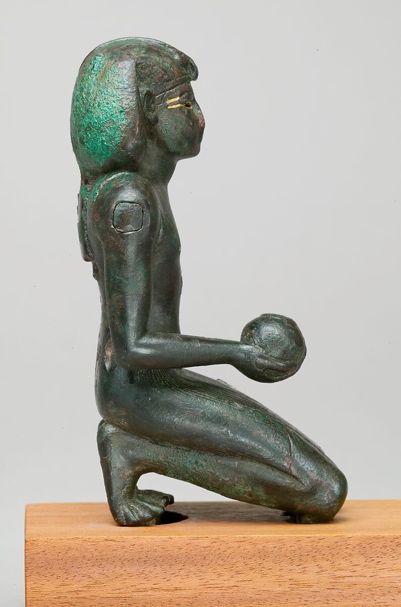 Ritual Statuette of Thutmose III, Black bronze, gold inlay