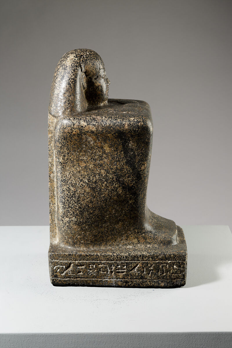 Block Statue of Neskhemenyu, son of Kapefha, Gabbro, pigment
