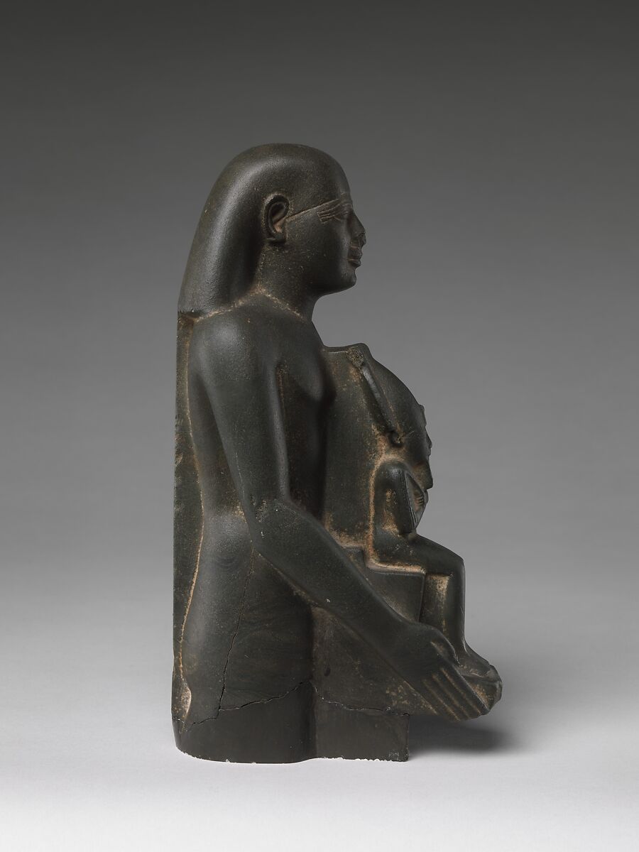 Padiamunrenebwaset, son of Irethoreru, holding a seated statue of Osiris, Green schist