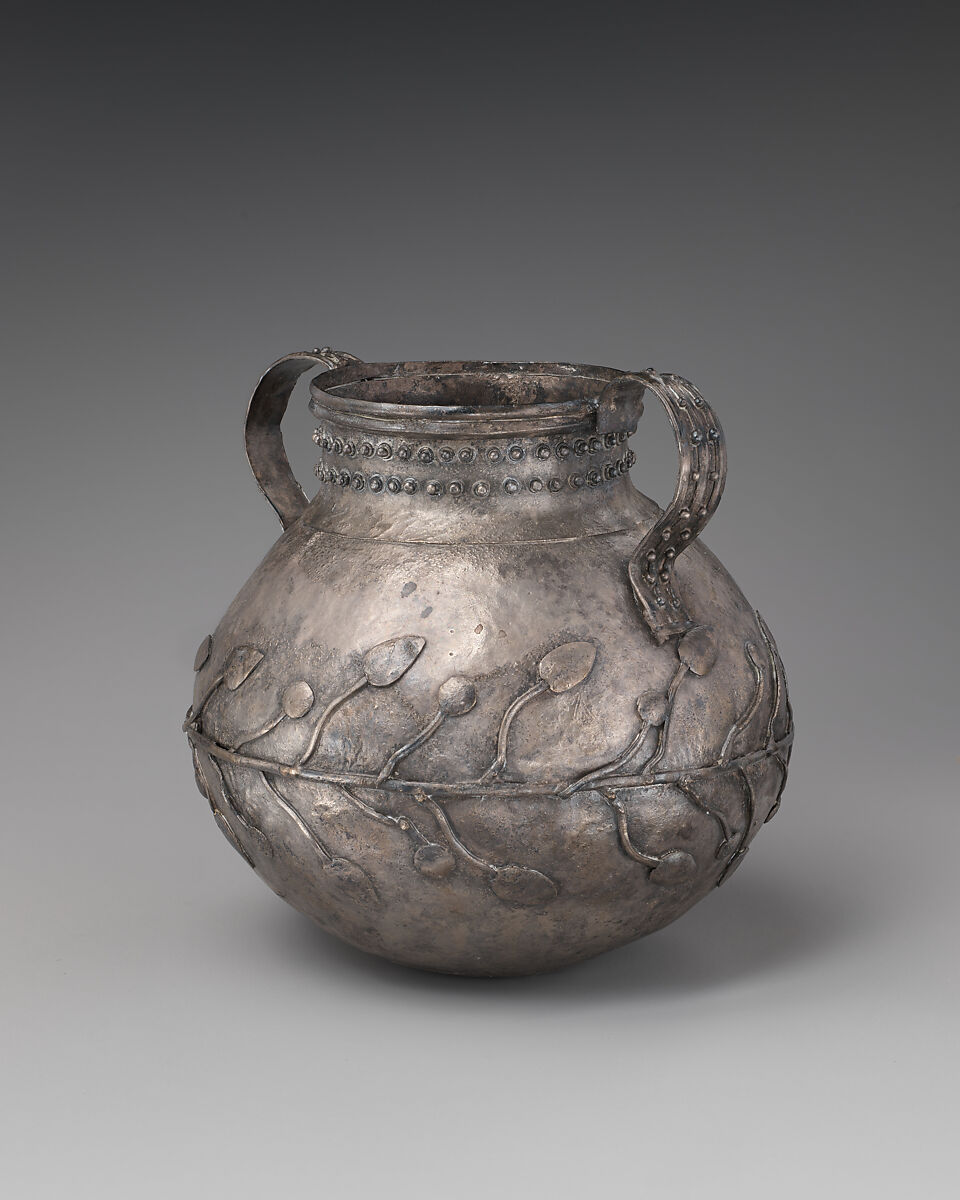 Vase with vine, leaves and berries on the body, Silver