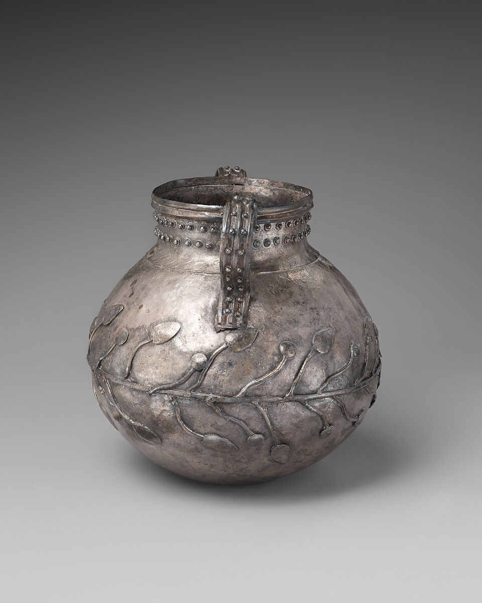 Vase with vine, leaves and berries on the body, Silver