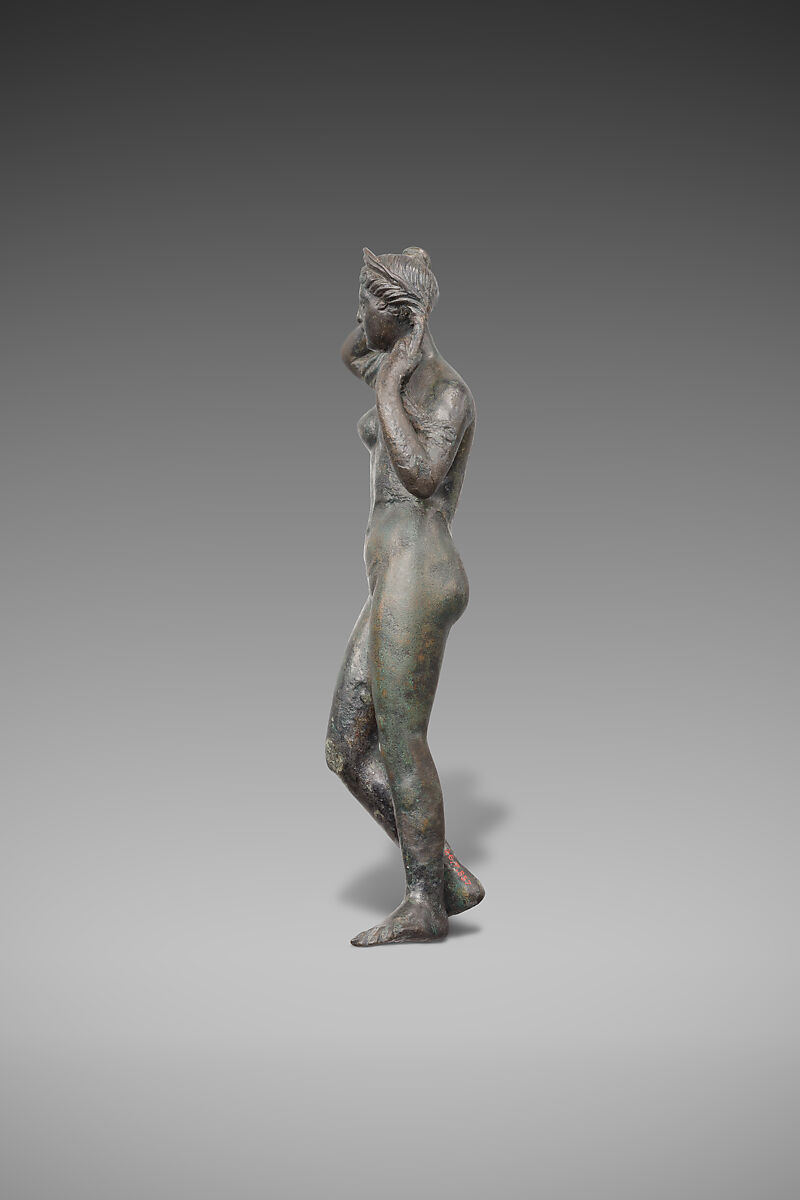 Aphrodite rising from the Bath, Bronze