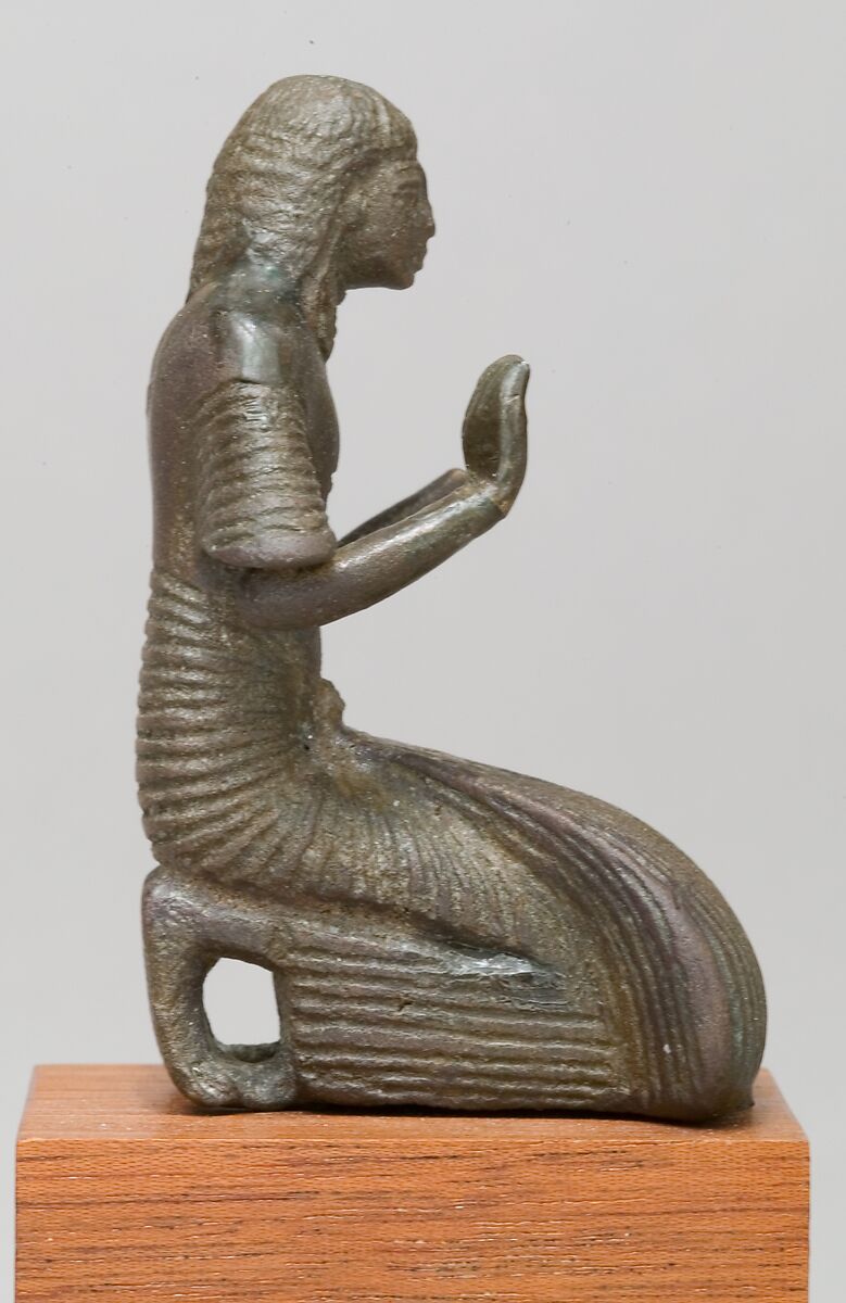 Kneeling official, Bronze