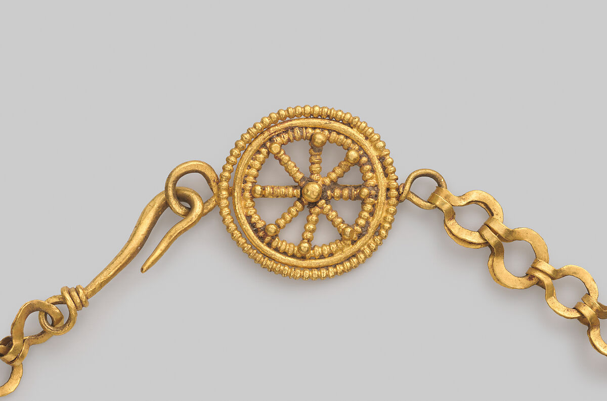 Necklace with a beaded wire wheel and a pendant with a profile of Alexander (?), gold