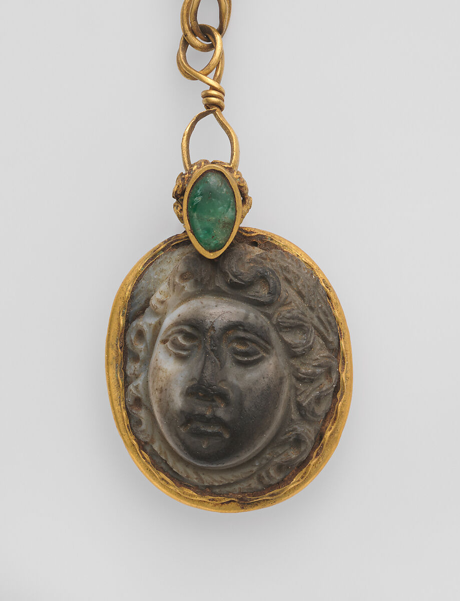 Chain with two pendants, gold, onyx, green stone or glass
